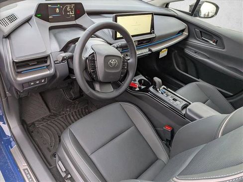 Certified 2025 Toyota Prius XLE image 10