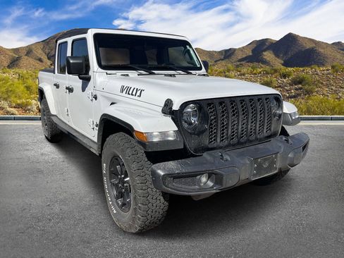 Used 2021 Jeep Gladiator Sport image 3