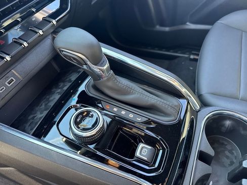 New 2026 GMC Canyon Elevation w/ Convenience Package image 16