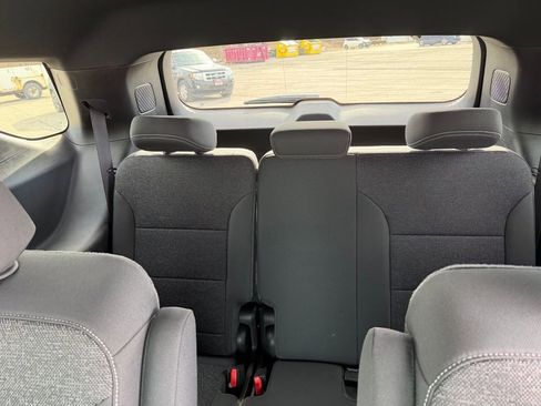 Used 2025 Chevrolet Traverse LT w/ LPO, Floor Liner Package image 14