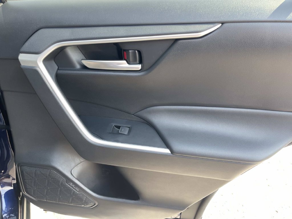 Used 2025 Toyota RAV4 XLE FWD image 21