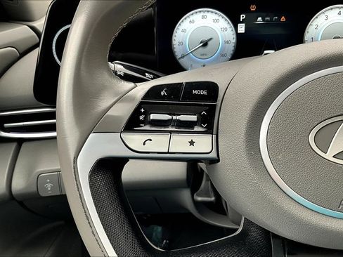 Used 2024 Hyundai Elantra SEL w/ Convenience Package image 18