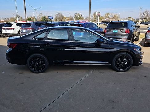 New 2026 Volkswagen Jetta SE FWD image 4