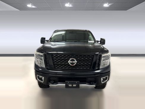 Used 2017 Nissan Titan PRO-4X AWD/4WD image 5