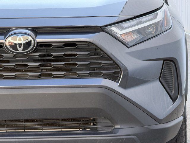 Used 2025 Toyota RAV4 XLE FWD image 9