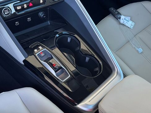 New 2025 Audi Q5 2.0T Premium image 32