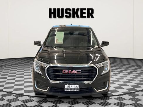Used 2024 GMC Terrain SLE FWD image 3
