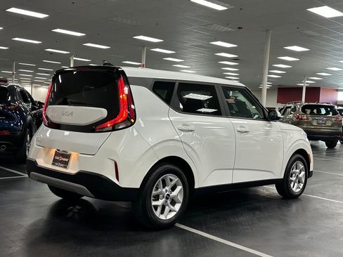 Used 2024 Kia Soul LX w/ Option Group 015 image 7