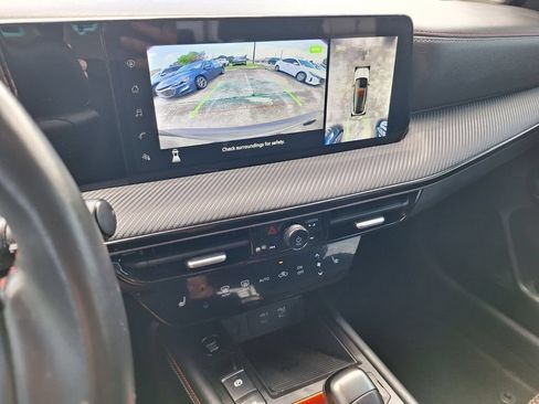 Used 2025 Nissan Kicks SR w/ SR Premium Package FWD image 19