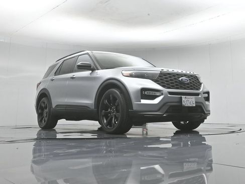 Certified 2023 Ford Explorer ST-Line w/ Class IV Trailer Tow Package RWD image 46