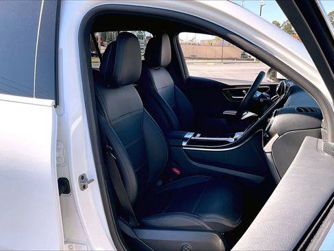 Certified 2025 Mercedes-Benz GLC 300 4MATIC image 8