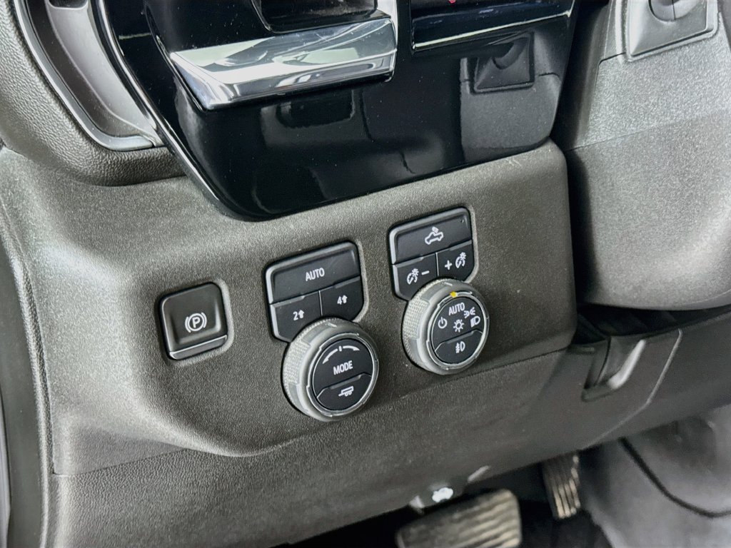 Used 2024 Chevrolet Silverado 1500 RST AWD/4WD image 11