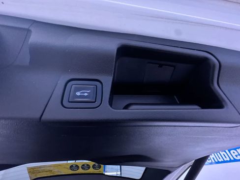 Used 2023 GMC Acadia SLE w/ Driver Convenience Package image 39