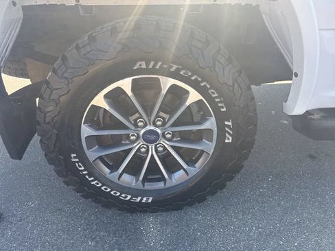 Used 2020 Ford F150 XLT w/ Equipment Group 302A Luxury AWD/4WD image 29