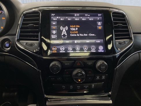 Used 2019 Jeep Grand Cherokee Limited w/ Luxury Group II image 16