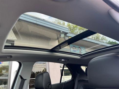Used 2019 Chevrolet Equinox Premier AWD/4WD image 18