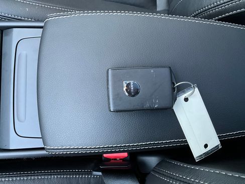 New 2025 Volvo XC40 B5 Core w/ Protection Package Premier image 34