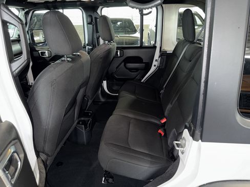 Used 2022 Jeep Wrangler Unlimited Sport AWD/4WD image 14