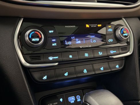Used 2020 Hyundai Santa Fe Limited FWD image 18