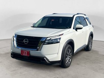 Used 2024 Nissan Pathfinder SV