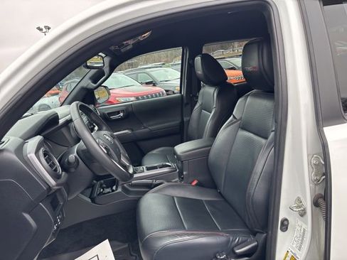 Used 2018 Toyota Tacoma TRD Pro image 9