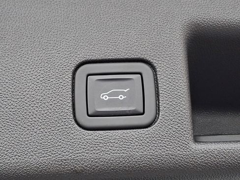 Certified 2023 Chevrolet Equinox RS image 30