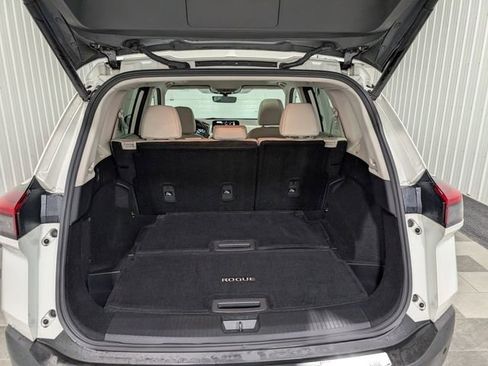 Used 2023 Nissan Rogue SL w/ SL Premium Package image 26