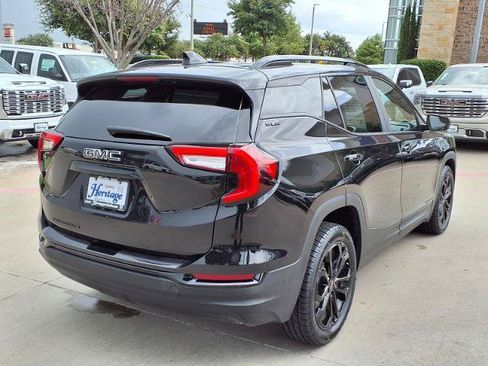 Used 2022 GMC Terrain SLE w/ Driver Convenience Package FWD image 3