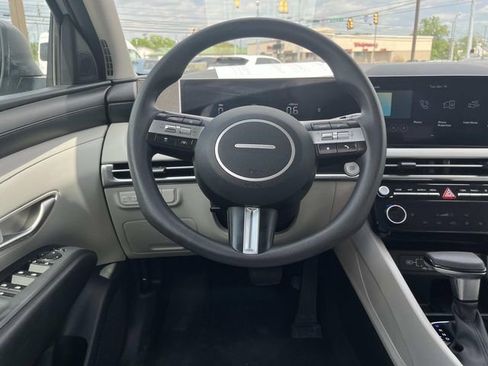 Certified 2025 Hyundai Tucson SEL image 14