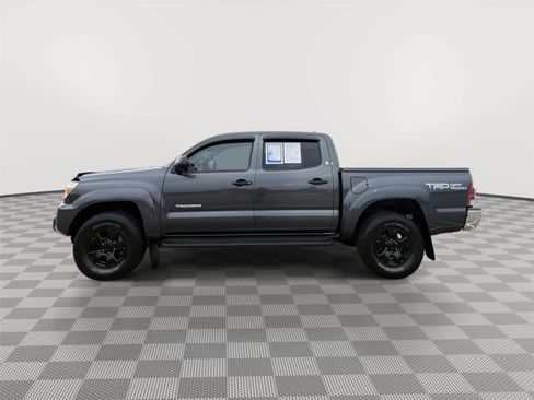 Used 2015 Toyota Tacoma 4x4 Double Cab w/ TRD Off-Road Package image 3