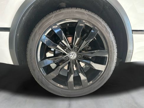 Used 2021 Volkswagen Tiguan SE R-Line AWD/4WD image 38