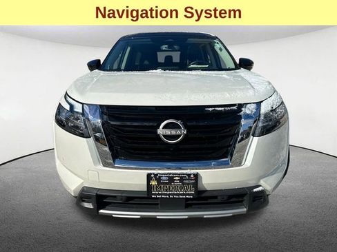 Used 2024 Nissan Pathfinder SL w/ SL Premium Package image 4