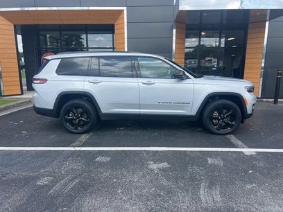 Used 2023 Jeep Grand Cherokee L Laredo