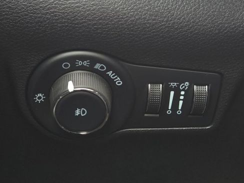 Used 2022 Jeep Compass Trailhawk w/ Sun and Sound Group image 26