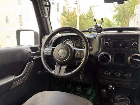 Used 2016 Jeep Wrangler Unlimited Sport AWD/4WD image 30