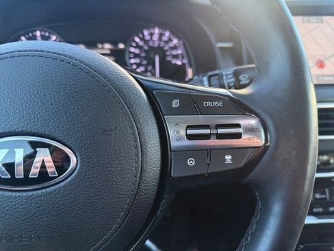 Used 2020 Kia Cadenza Limited image 22