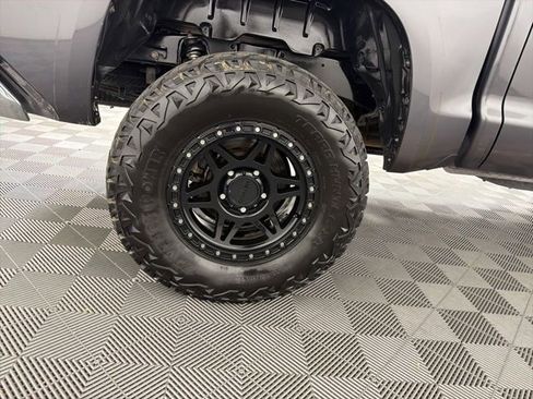 Used 2018 Toyota Tundra SR5 w/ SR5 Upgrade Package AWD/4WD image 16
