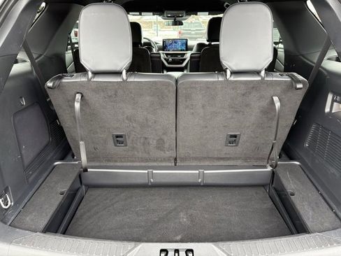 Used 2025 Ford Explorer ST-Line image 16