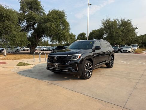 Used 2024 Volkswagen Atlas SEL Premium R-Line AWD/4WD image 2