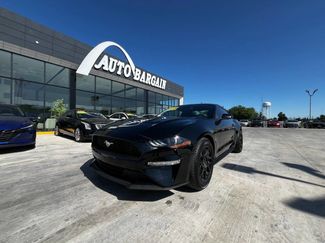 Used 2018 Ford Mustang Coupe image 1