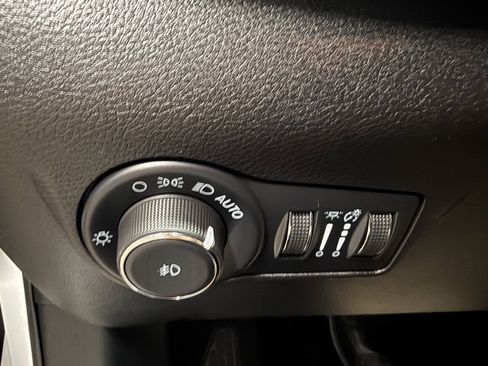 Used 2025 Jeep Compass Limited AWD/4WD image 20