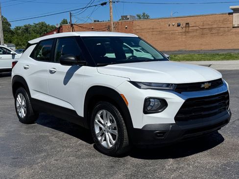 Used 2022 Chevrolet TrailBlazer LS FWD image 4