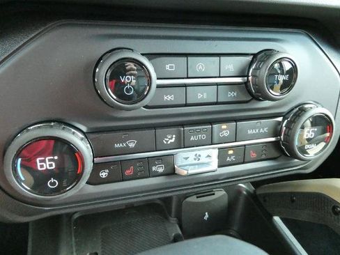 Certified 2025 Ford Bronco Badlands AWD/4WD image 29