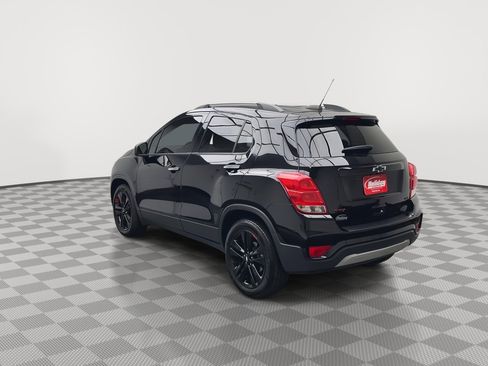Used 2019 Chevrolet Trax LT w/ Sun & Sound Package AWD/4WD image 34
