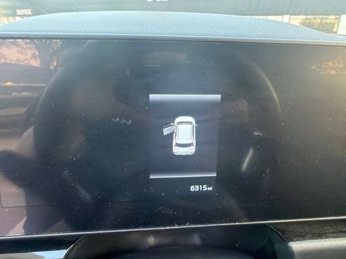 Used 2024 Kia Niro EX FWD image 6