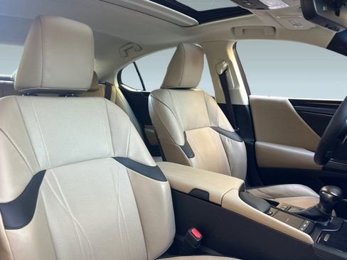 Certified 2020 Lexus ES 300h w/ Luxury Package image 31