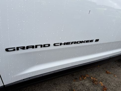 New 2025 Jeep Grand Cherokee L Limited w/ Trailer Tow Package image 12