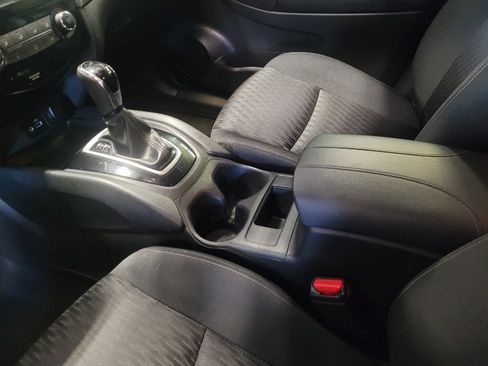 Used 2018 Nissan Rogue S FWD image 26