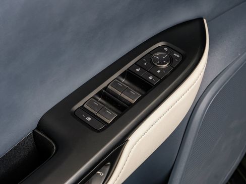 Used 2023 Lexus RZ 450e Premium image 46