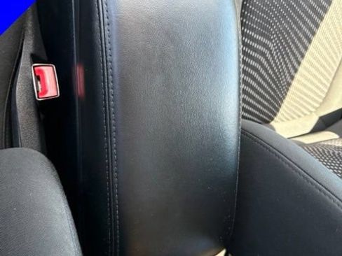 Used 2020 Dodge Journey SE w/ SE Popular Equipment Group FWD image 22